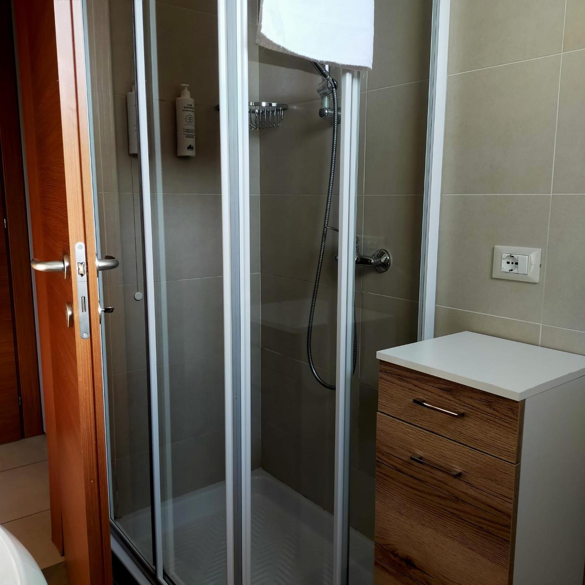 Residence Fiore Rosso Sirmione Chambre photo